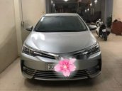 Bán lại xe Toyota Corolla altis 1.8AT 2017, màu bạc chính chủ