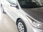 Bán Hyundai Accent Base năm sản xuất 2018, màu bạc, giá tốt