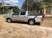 Cần bán lại xe Toyota Hilux 2.5 đời 2009, màu bạc như mới, giá tốt