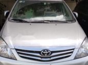 Cần bán xe Toyota Innova đời 2009, màu bạc còn mới