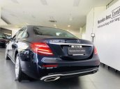 Bán xe Mercedes E250 sản xuất 2017, màu xanh lam 