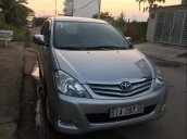 Bán ô tô Toyota Innova 2.0G năm 2012, màu bạc xe gia đình giá cạnh tranh