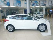 Bán xe Ford Focus đời 2019, màu trắng, 715 triệu