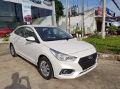 Cần bán xe Hyundai Grand i10 Base đời 2018, màu trắng, nhập khẩu nguyên chiếc