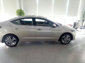 Cần bán Hyundai Elantra 2019, trả trước chỉ từ 200tr nhận xe ngay