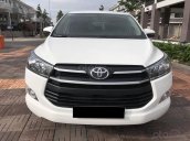 Bán gấp xe Toyota Innova E số sàn 2018, màu trắng mới toanh