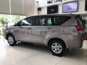 Bán xe Toyota Innova E đời 2019, màu xám giá cạnh tranh