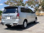 Cần bán lại xe Toyota Innova G đời 2010, màu bạc, chính chủ