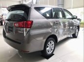 Bán xe Toyota Innova E đời 2019, màu xám giá cạnh tranh