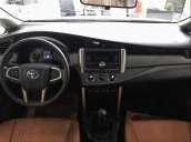 Bán xe Toyota Innova E đời 2019, màu xám giá cạnh tranh