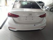 Cần bán xe Hyundai Elantra 1.6 AT đời 2018, màu trắng, xe nhập, giá tốt