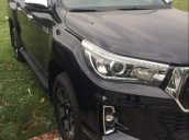 Bán Toyota Hilux 2.8AT sản xuất 2019, màu đen, xe nhập