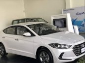 Bán Hyundai Elantra đời 2018, màu trắng