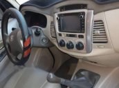 Bán Toyota Innova đời 2015, màu bạc, xe còn mới 