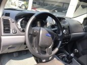 Bán xe Ford Ranger XLS năm 2017, màu đen, số sàn