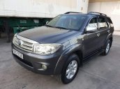 Bán Toyota Fortuner đời 2010, màu đen, nhập khẩu