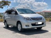 Cần bán lại xe Toyota Innova G đời 2010, màu bạc, chính chủ