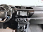 Bán Toyota Hilux năm sản xuất 2018, màu xám, xe nhập, 695 triệu