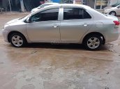 Cần bán gấp Toyota Vios năm sản xuất 2009, màu bạc