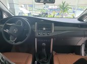 Cần bán xe Toyota Innova 2.0E 2019, màu bạc, giá tốt