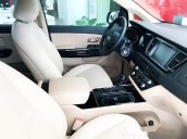Cần bán xe Kia Sedona DATH đời 2018, màu trắng
