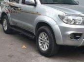 Bán Toyota Fortuner AT đời 2011, màu bạc, 2 cầu