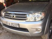 Bán xe Toyota Fortuner V năm sản xuất 2011, xe còn nguyên zin, một đời chủ từ đầu