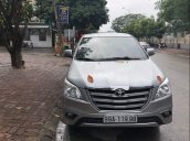 Cần bán Toyota Innova đời 2016, màu bạc, xe nhập, xe gia đình