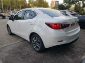 Cần bán xe Mazda 2 AT đời 2019, màu trắng, nhập khẩu Thái Lan