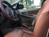 Cần bán xe Toyota Innova MT năm sản xuất 2014, màu bạc, ngoại nội thất đẹp