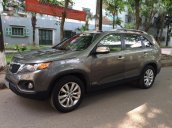 Nhà mình cần bán chiếc xe Kia Sorento đời 2011 số tự động, màu xám