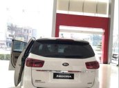 Cần bán xe Kia Sedona sản xuất 2019, màu trắng, giá tốt