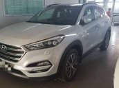 Cần bán gấp Hyundai Tucson đời 2016, màu trắng, xe nhập như mới, 860tr