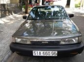 Cần bán lại xe Toyota Camry 1990, màu xám, nhập khẩu, giá tốt