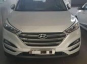 Cần bán gấp Hyundai Tucson đời 2016, màu trắng, xe nhập như mới, 860tr