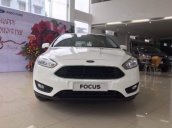 Cần bán Ford Focus sản xuất 2018, màu trắng, xe nhập