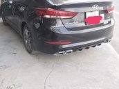 Cần bán xe Hyundai Elantra 2016, màu đen xe gia đình, giá 570tr