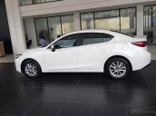 Cần bán xe Mazda 3 1.5 AT đời 2019, màu trắng, giá 642tr