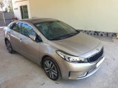 Bán xe Kia Cerato 2.0 AT bản full, màu vàng cát, sang trọng