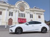 Cần bán gấp Mazda 3 sản xuất năm 2017, màu trắng