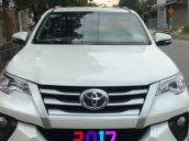 Cần bán gấp Toyota Fortuner 2.4 MT năm sản xuất 2017, màu trắng