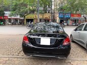 Xe Mercedes C200 đời 2016, màu đen chính chủ