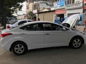 Cần bán gấp Hyundai Elantra năm sản xuất 2013, màu trắng, xe nhập  