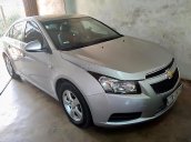 Cần bán Chevrolet Cruze đời 2010, màu bạc như mới