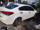 Bán Kia Cerato sản xuất năm 2018, màu trắng xe gia đình