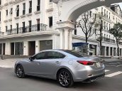 Bán ô tô Mazda 6 2.0 đời 2017, màu bạc