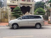 Gia đình tôi cần bán xe Innova 2.0E màu vàng cát, sản xuất cuối 2014