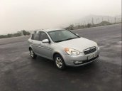 Gia đình cần bán Hyundai Verna đời 2009, màu bạc, nhập khẩu số tự động