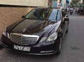 Cần bán Mercedes E300 số tự động, đời 2011, nội thất cao cấp, màu nâu