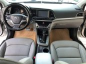 Bán Hyundai Elantra 2.0 đời 2016, màu trắng, nhập khẩu, số tự động  